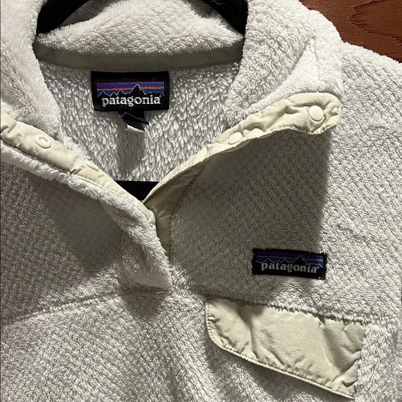 🔥‼️Patagonia Cream Fleece Jacket‼️🔥 - Picture 3 of 6